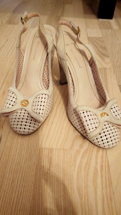 Продам женские босоножки (лето)