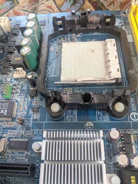 Продам материнка gigabyte ga-ma69vm-s2