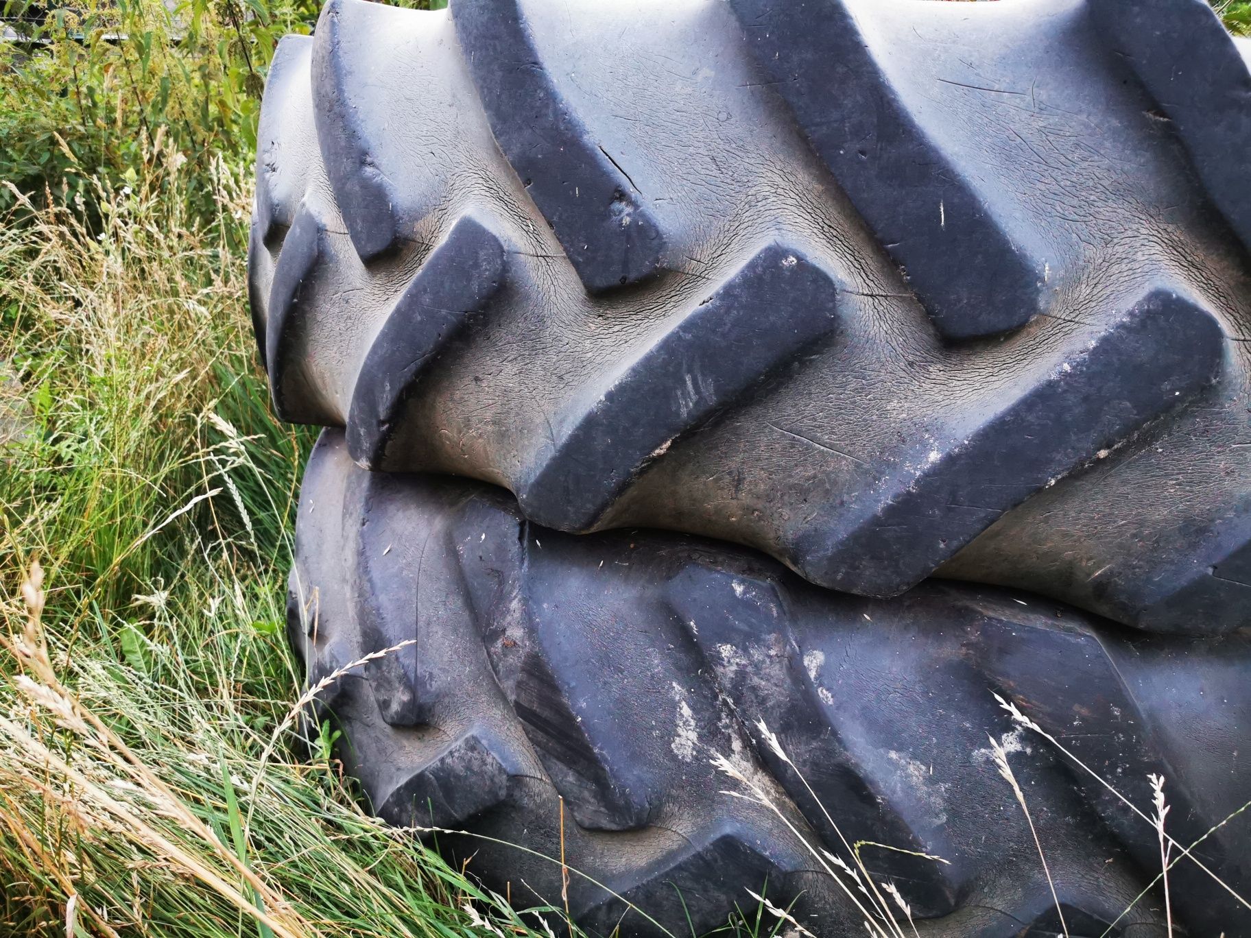 Komplet opon Goodyear 14.9 R28 18.4 R38