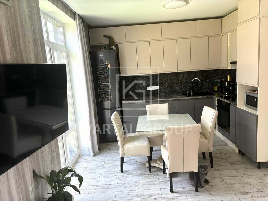 БЕЗ КОМІСІЇ! ТаунХаус з ремонтом і меблями. ТОП локація. Поруч ЛІс