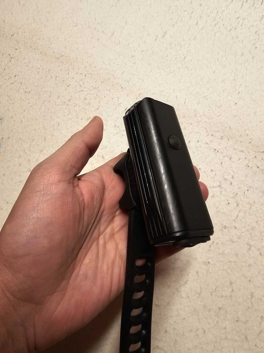 Lezyne 1300XL luz topo de gama