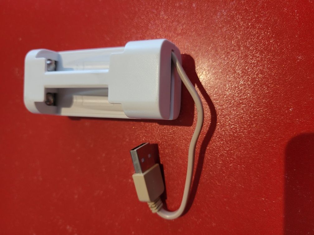 Ładowarka akumulatorów AA AAA USB IKEA Vinninge