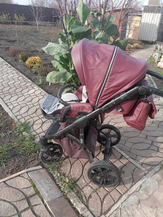 Детскую коляску Roan Bass Soft         
После одного ребёнка