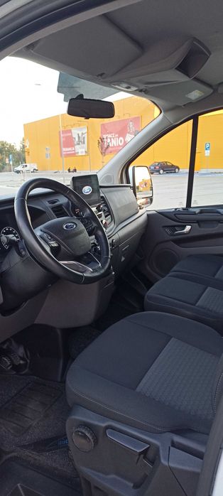 Do wynajęcia komfortowy 9 osobowy bus Ford Custom