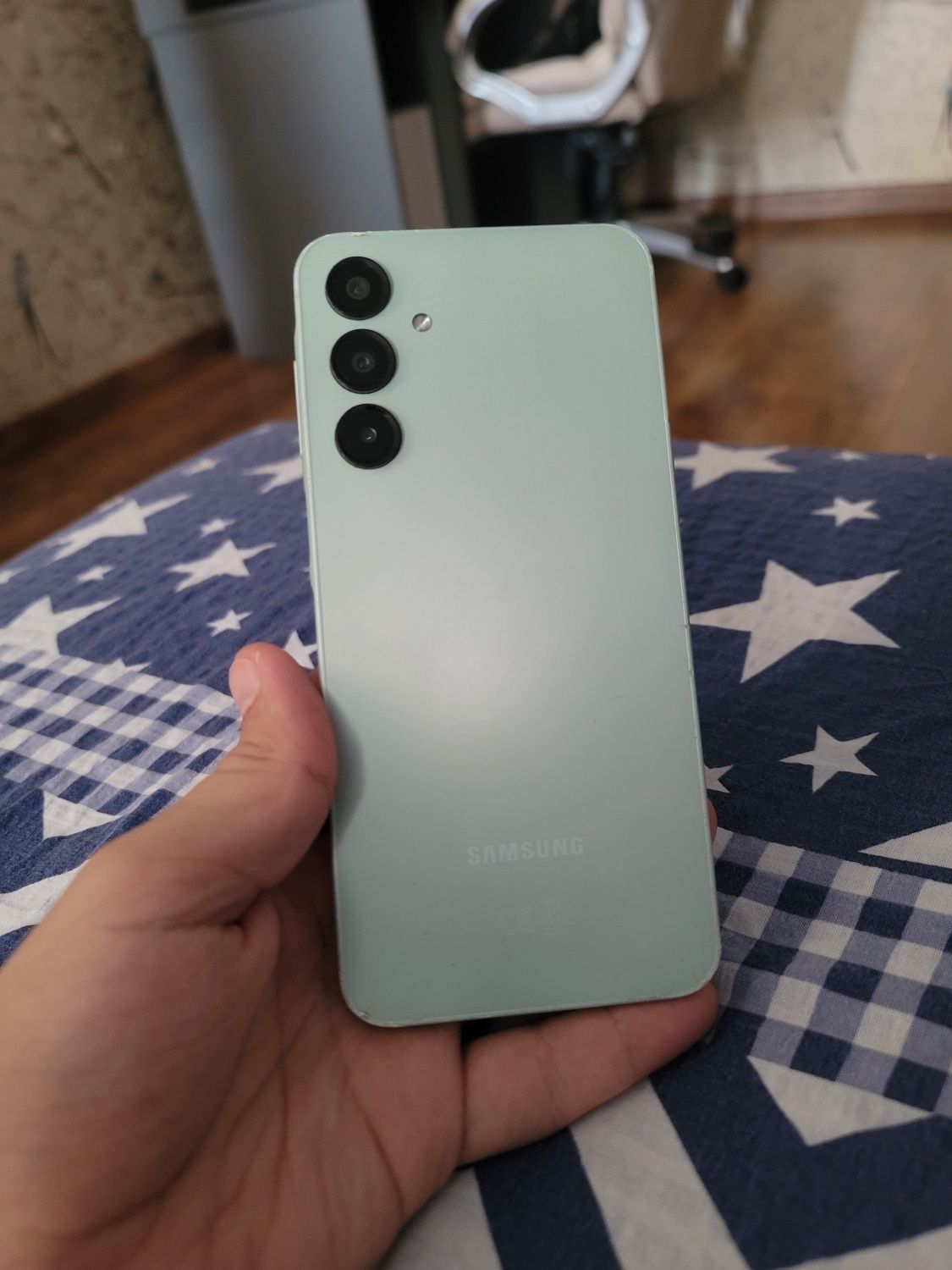 Samsung A16  4/128 гб , телефон