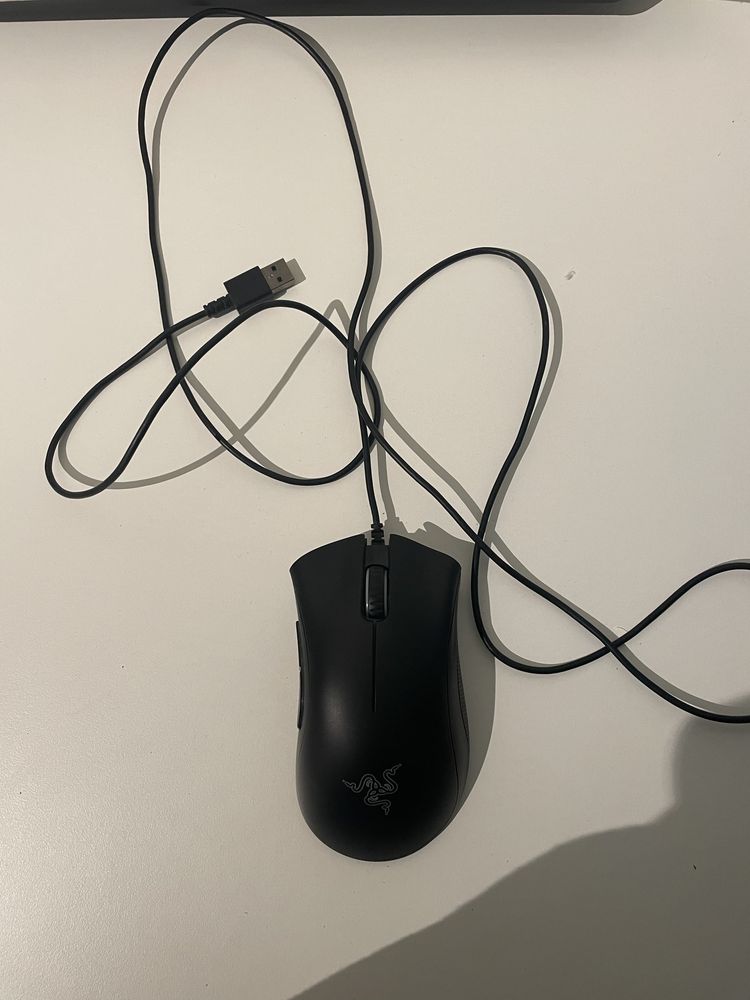 Rato Razer Deathadder Essential