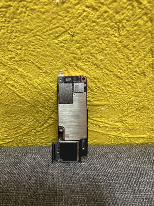 Системна плата iPhone 16 Pro 256 sim, під донора