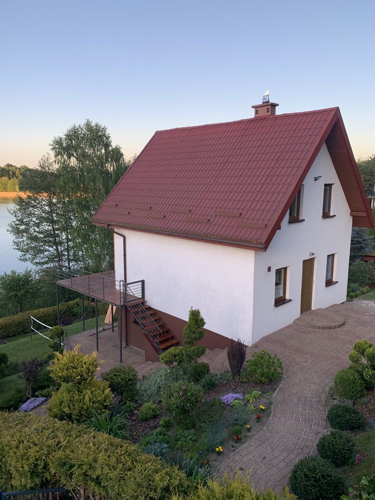 Wakacyjny Hartowiec  domek letniskowy z linią brzegową