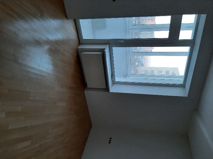 Продам великогабаритну 3-кімнатну квартиру в центрі міста