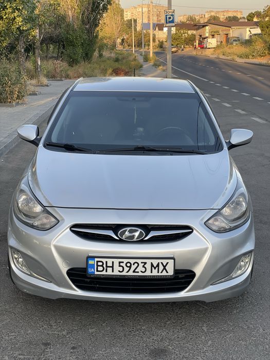 Hyundai Accent avtomat 2011
