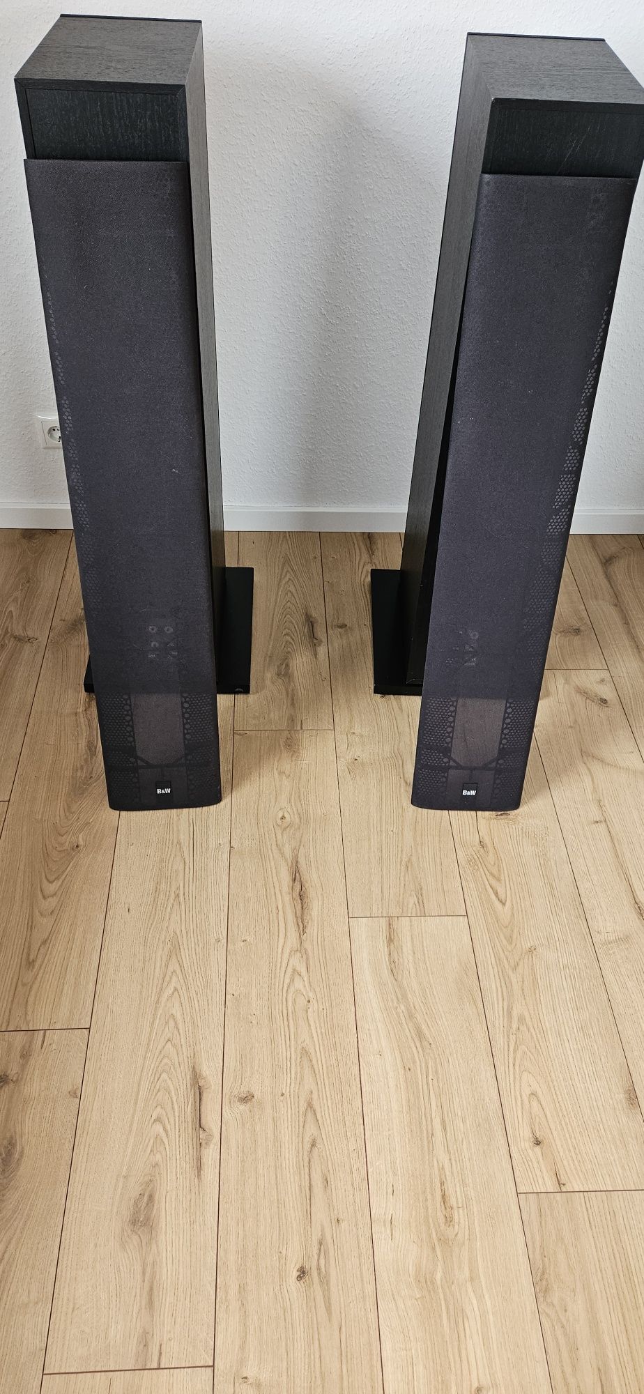 Bowers & Wilkins B&W 683