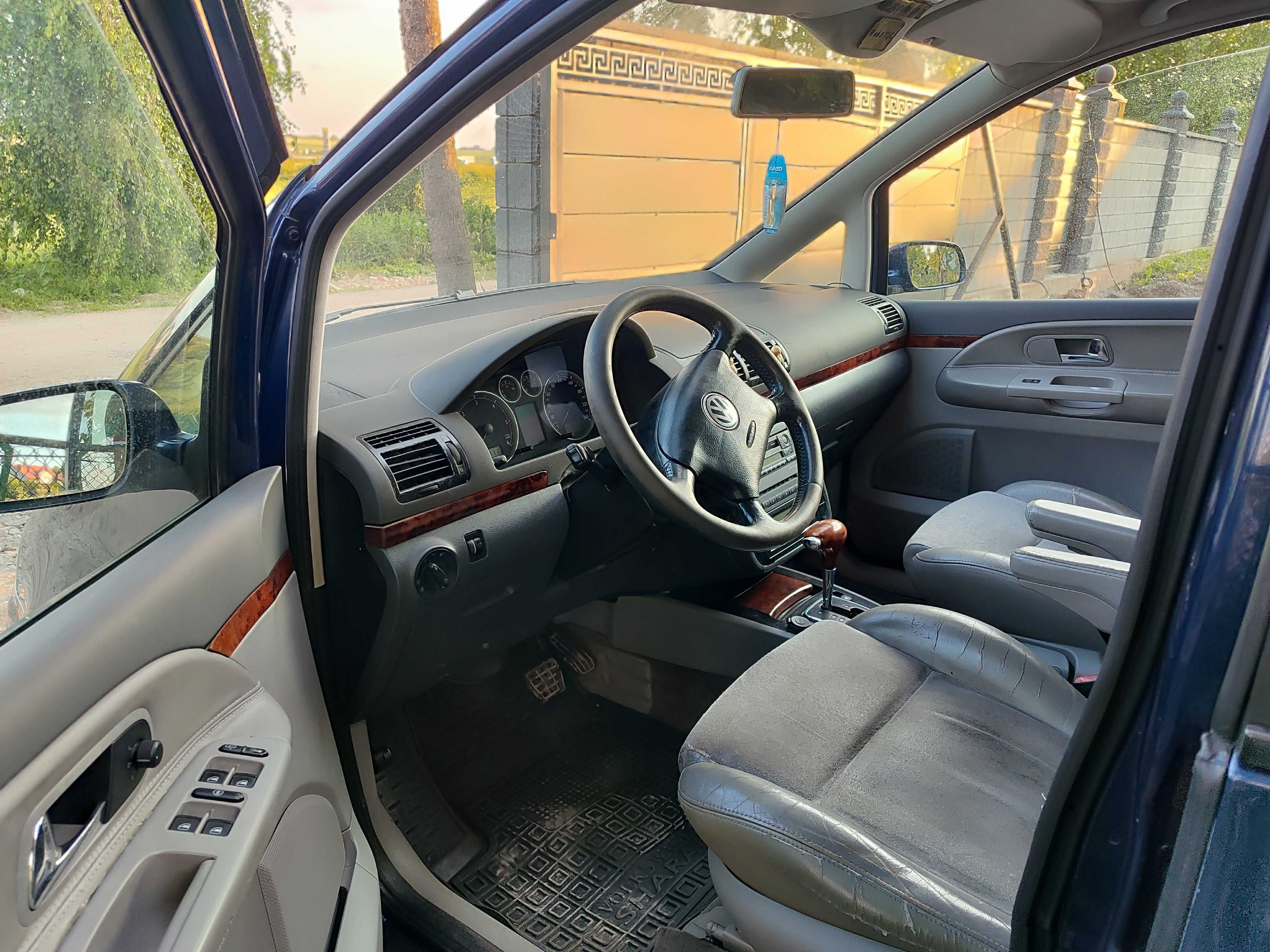 sharan VW 2002р. дизель 1,9 автомат