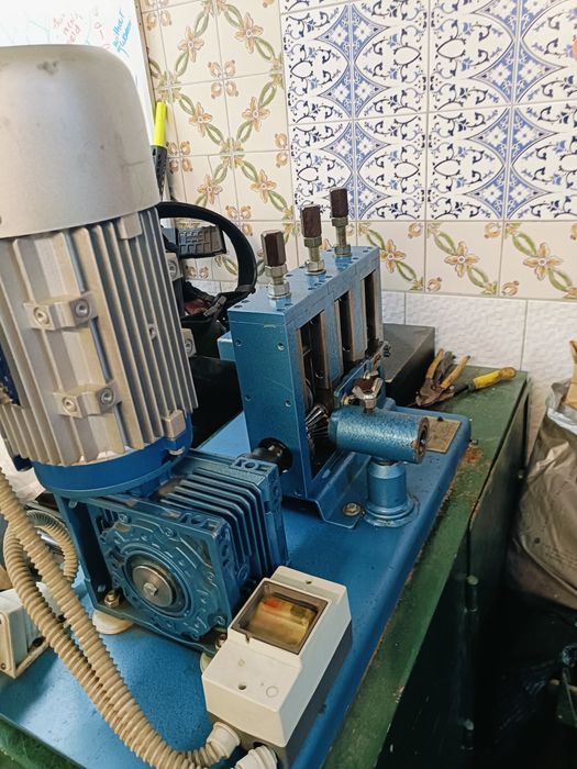 Máquina descarnar cobre