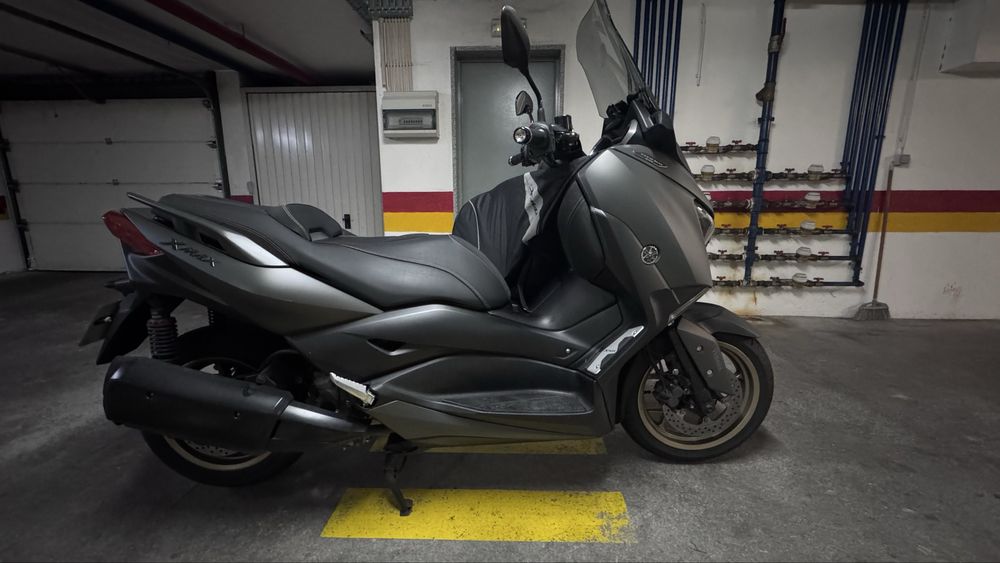Yamaha XMax 300 Tech Max