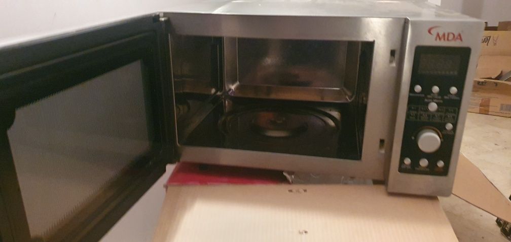 Mikrofalówka z grillem MDA
