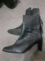 Botas em pele n 39