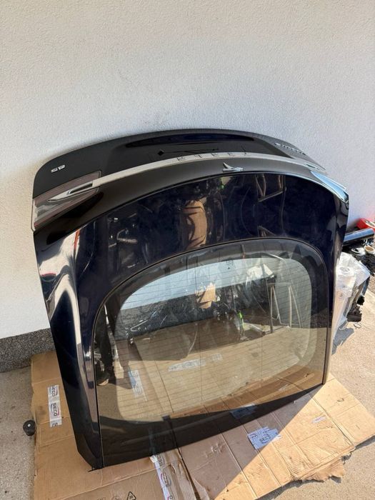 Ляда, кришка багажника Tesla S, тесла с дорест