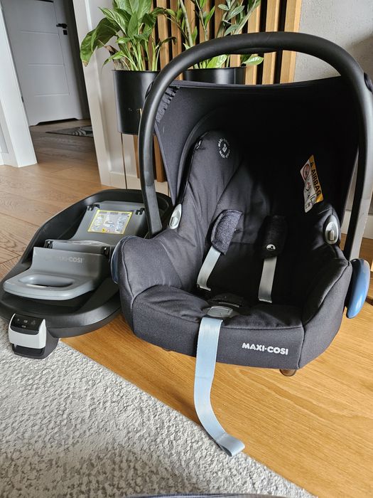 Fotelik samochodowy Maxi Cosi CabrioFix z bazą FamiliyFix