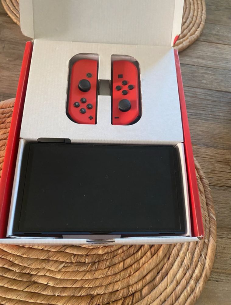 Nibtendo Switch Oled Mario edycja