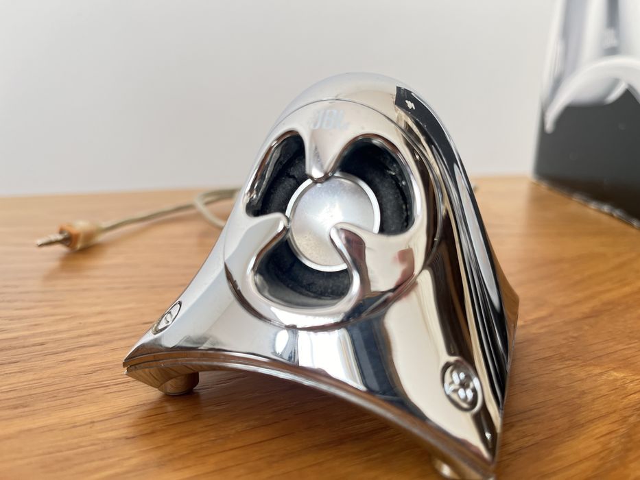 Colunas JBL Creature II Liquid Metal edição limitada