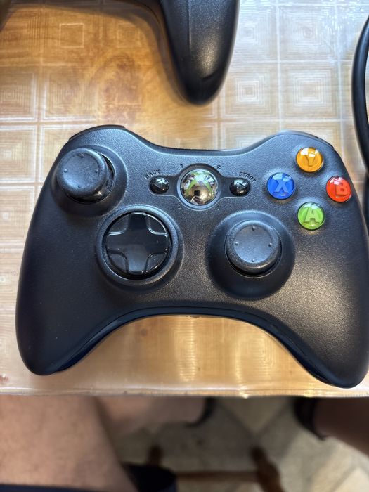 Запчастини до XBOX 360 в подарунок мортал комбат игра