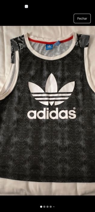 Vários tops/camisolas de treino