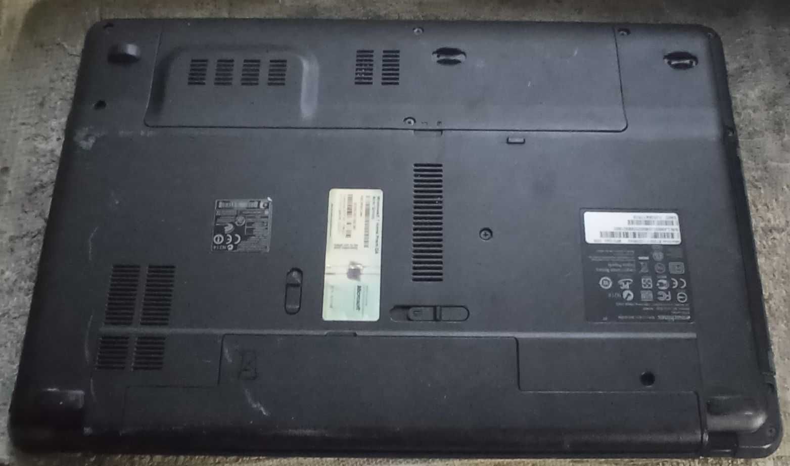 (15) laptop emachines NEW80: z procesorem Intel Core i3