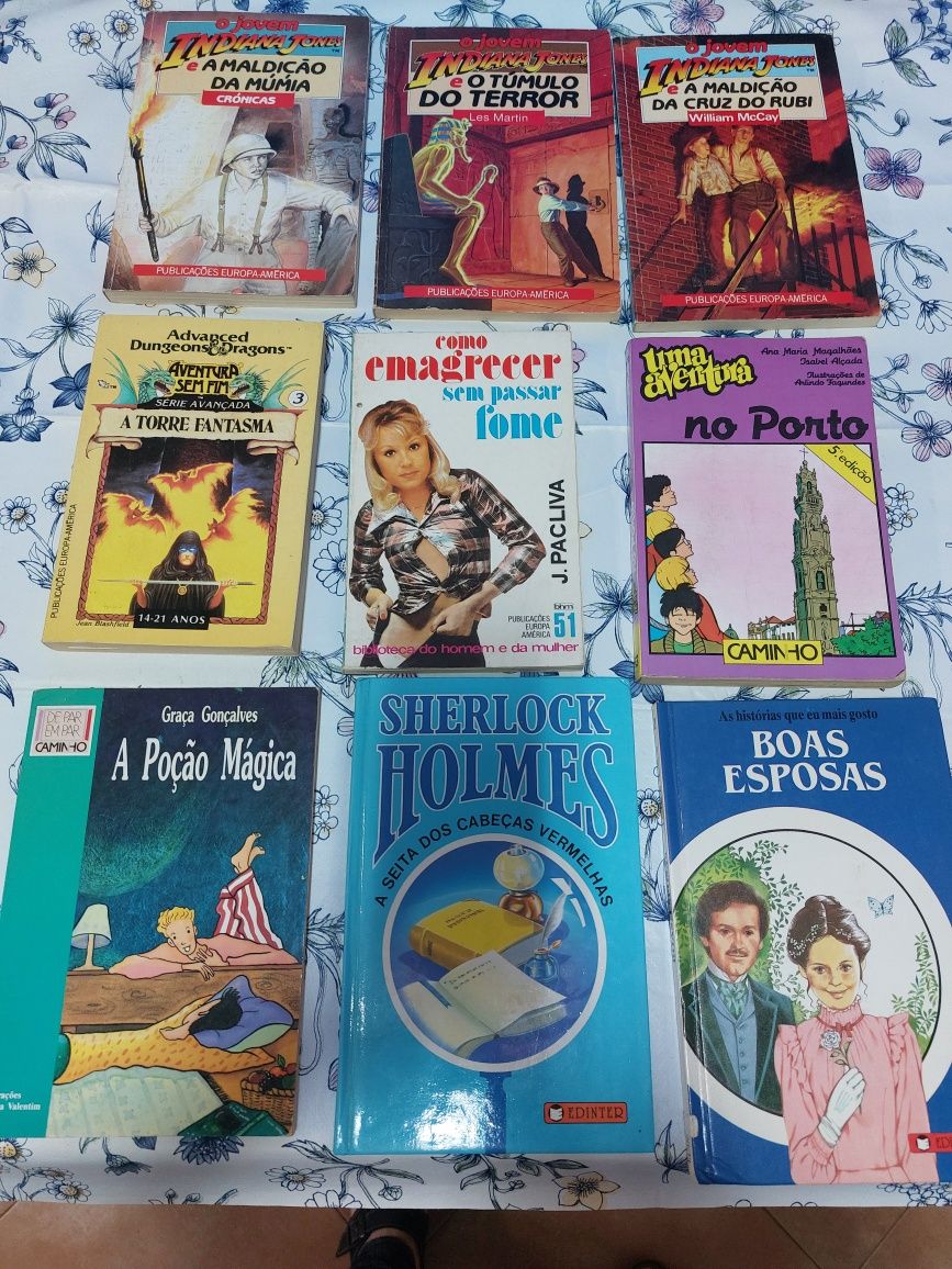 Diversos livros.