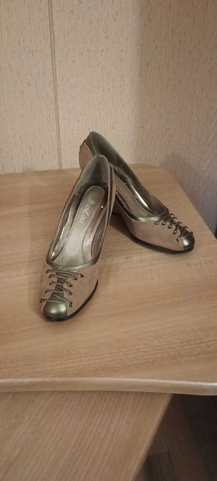 Жіночі демісізонні туфлі.