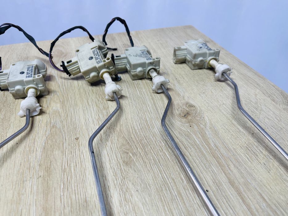 Активатор лючка бензобака Пассат Б6 лючок passat B6