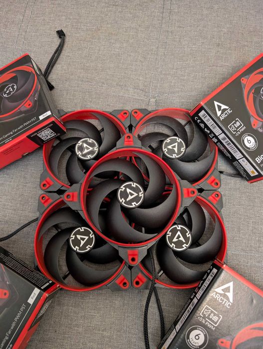 Вентилятор Кулер для корпуса  Arctic BioniX P120 Red (ACFAN00115A)