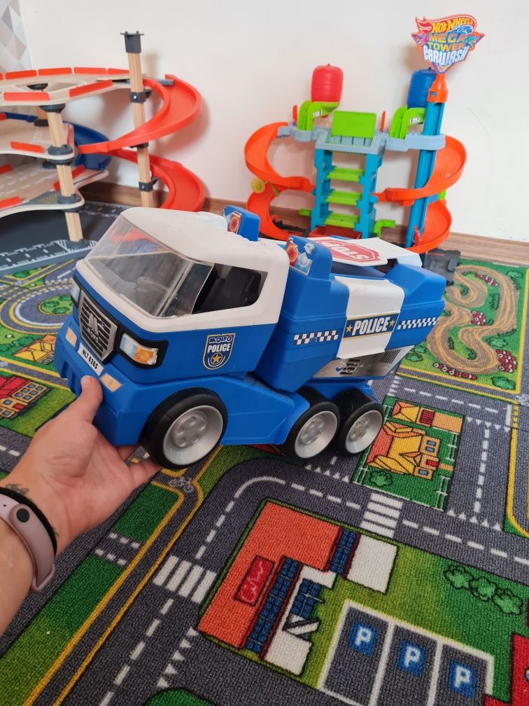 Duże policyjne auto do zabawy i jeżdżenia