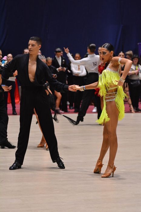 Продам сукню для латини