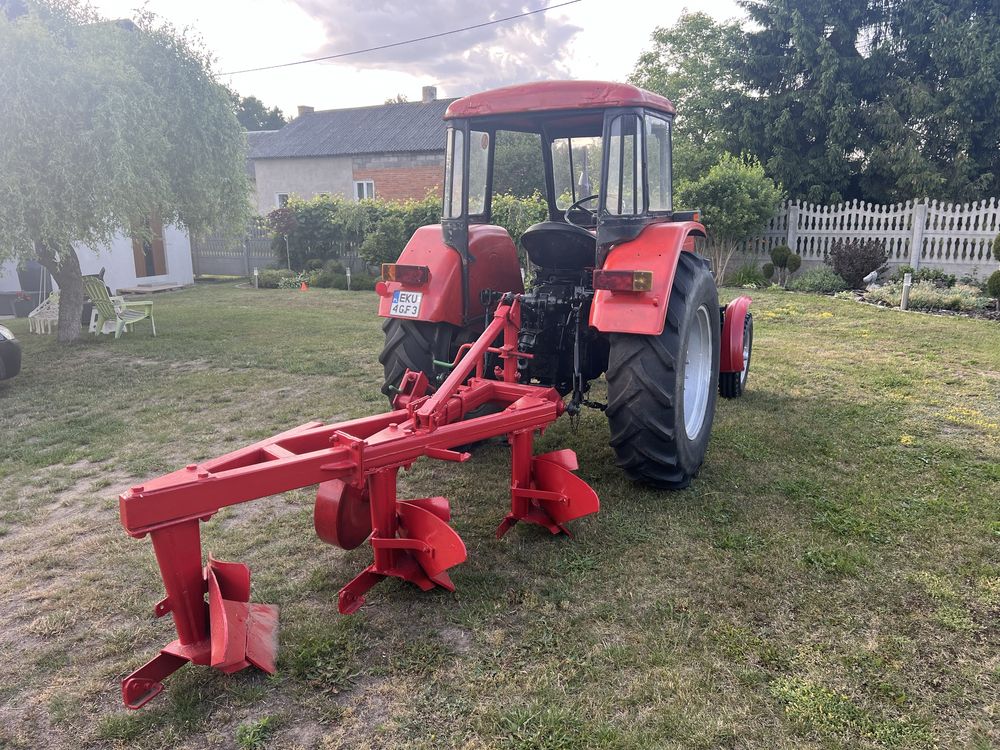 Ciągnik URSUS C-360 / pług 3 skibowy.