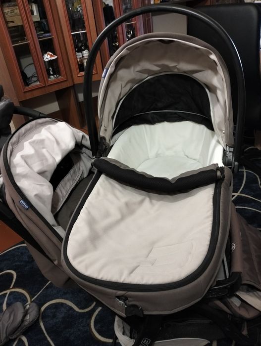 Продається коляска Chicco 3 в 1 Trio Activ3