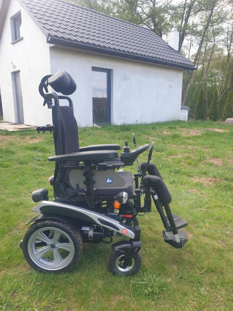 Wózek inwalidzki elektryczny