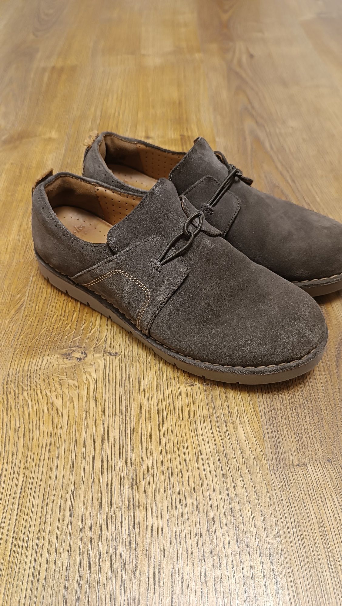 Замшеві туфлі Clarks uk6 стан нових