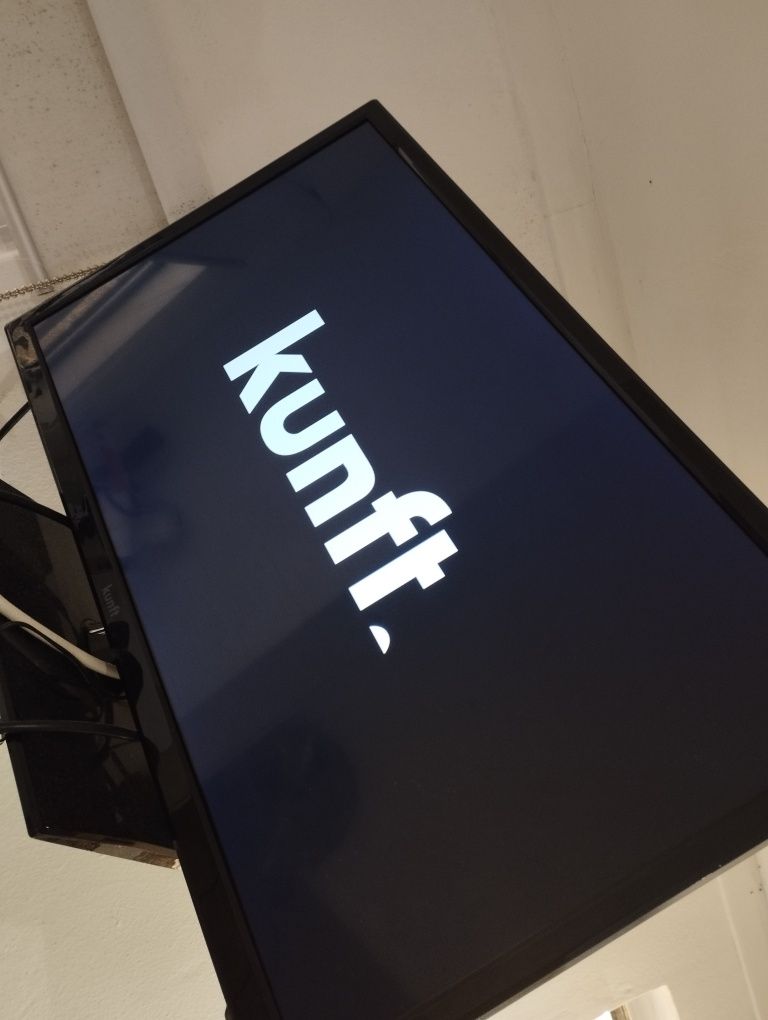 TV 24" LED Kunft