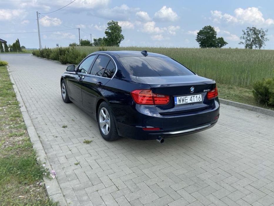 Bmw f30 320i.       …