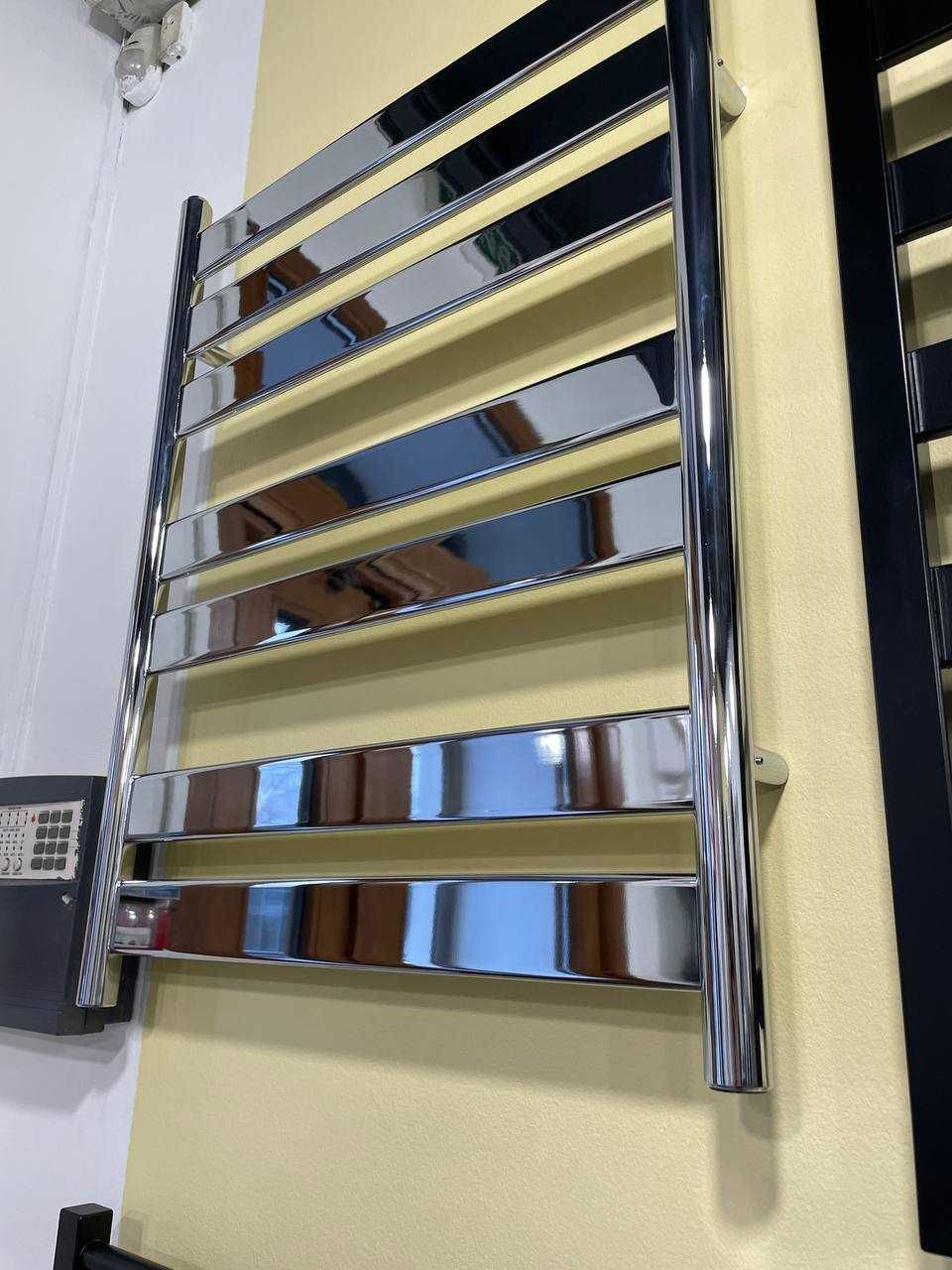 Дизайнерська рушникосушка Zehnder Zeta 800x600