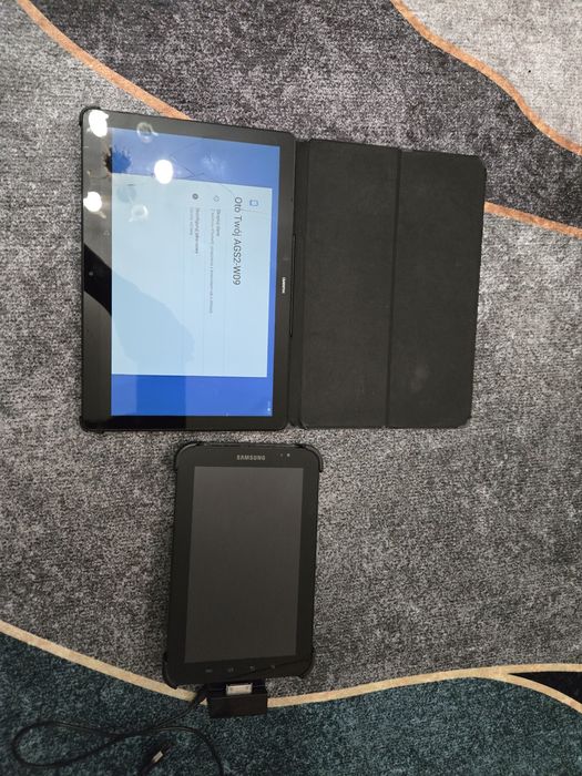 Tablet Huawei i Stacja dokująca Samsung