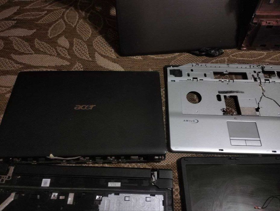 Запчастини від ноутбуків + екран Siemens Fujitsu одним лотом