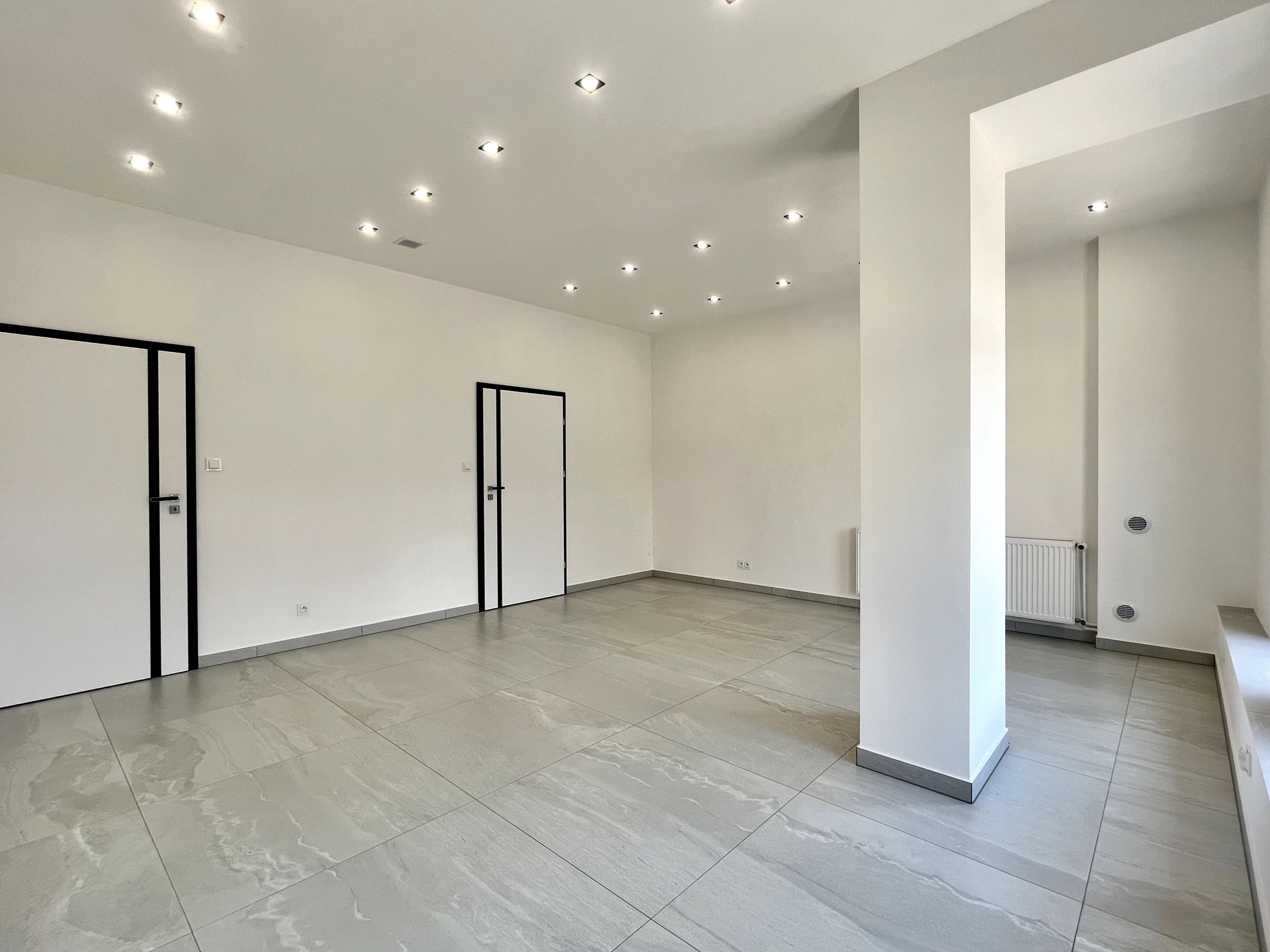 Do wynajęcia lokal 38 m2 (parter) w Bielawie, ul. Wolności