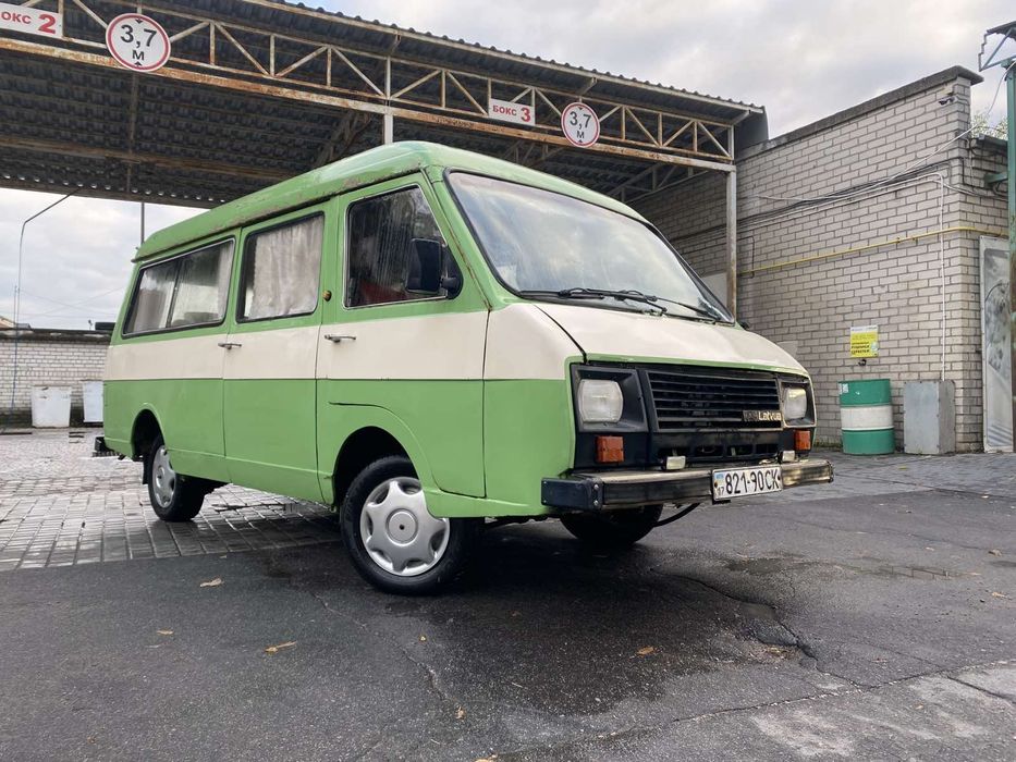 Мікроавтобус пасажир РАФ , на ходу, на ГАЗу, з документами порядок