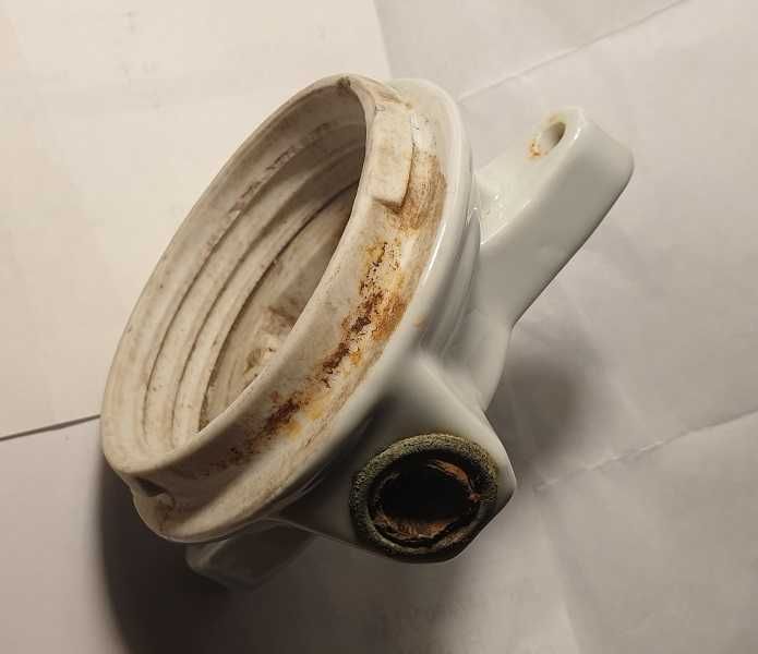 Porcelanowa oprawa lampy sufitowej