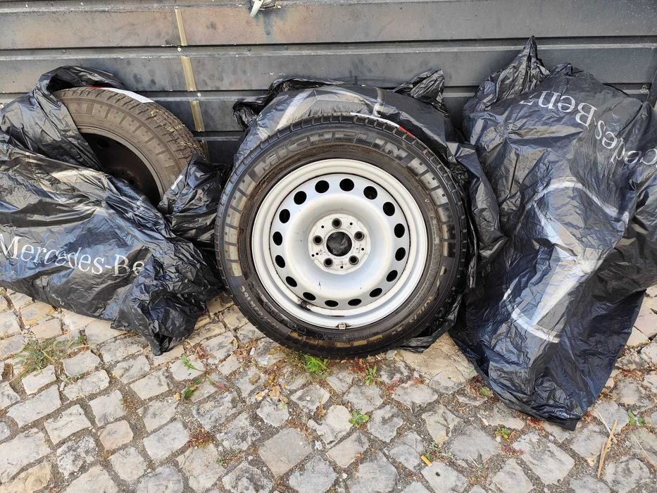 4 PNEUS MICHELIN c/Jante 195/65 R16C