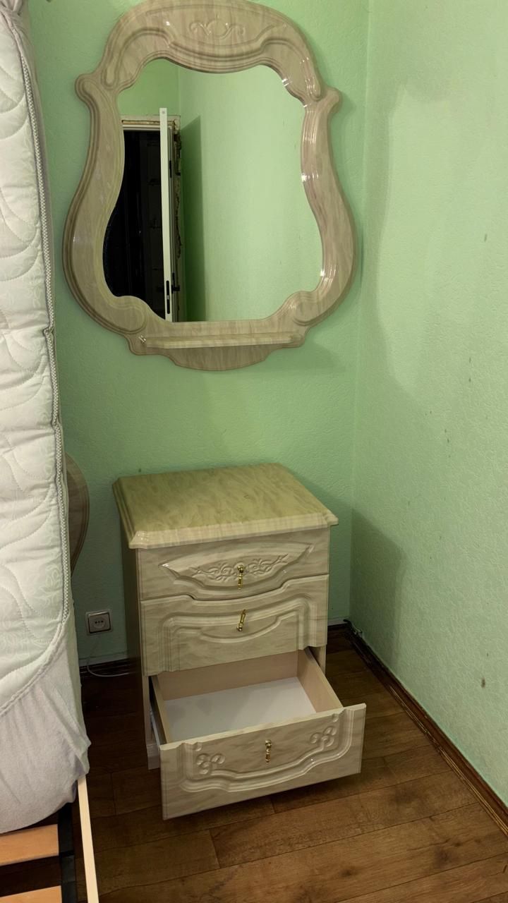 Спальня комплектом.