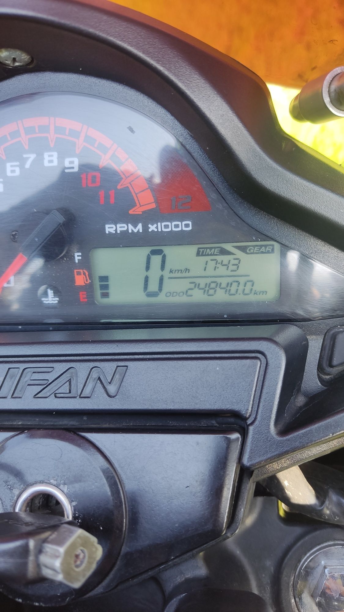 Продам мотоцикл Lifan KP200