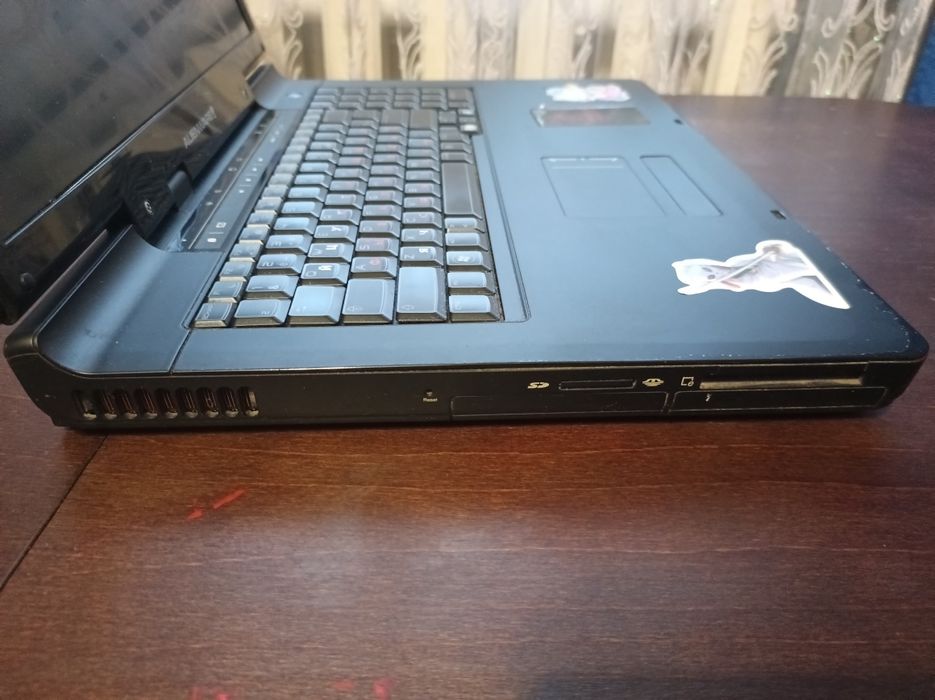 Продам ноутбук DESKTOP-DHM6SAQ