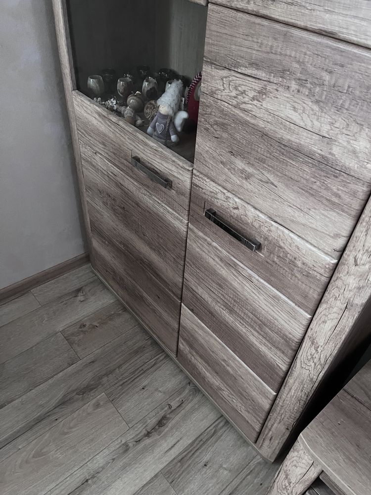 Шафа для вітальні